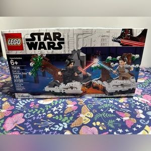 LEGO Star Wars: Duel on Starkiller Base (75236) New in Sealed Box Minimal Wear